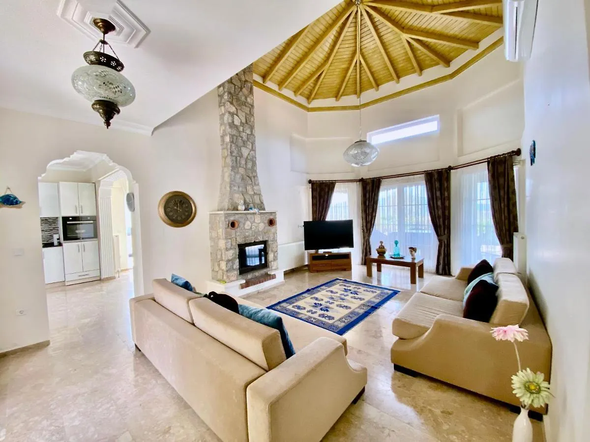 Spacious 4 Bedroom Villa With 100M2 Private Pool And Unlimited Wifi Φετιγιέ